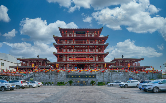 曹操地下运兵道景区