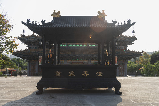 梅山寺大雄宝殿香炉