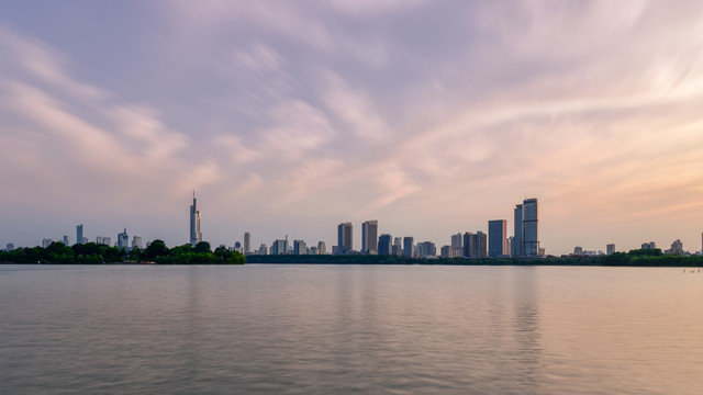 玄武湖南京天际线黄昏