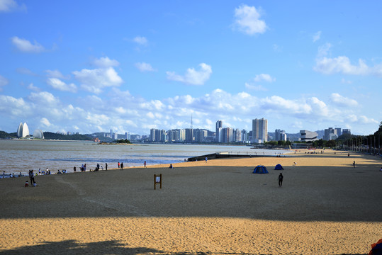 蓝天大海沙滩