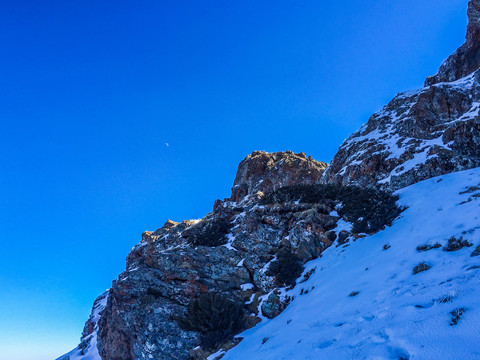 天山雪景