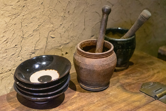 老旧复古的捣蒜器陶瓷碗
