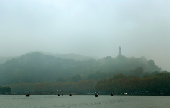 烟雨西湖