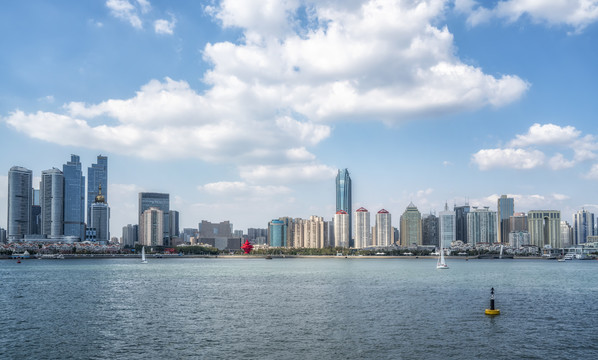 青岛浮山湾建筑天际线全景