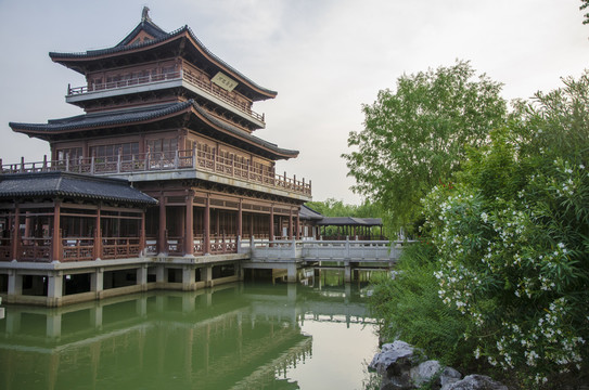 苏州石湖景区水上阁楼