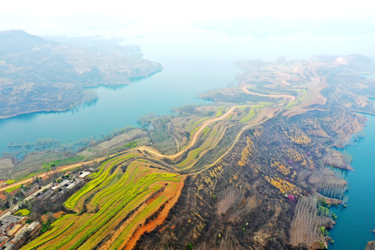 黄河万安山