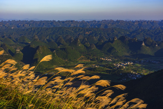 连绵群山