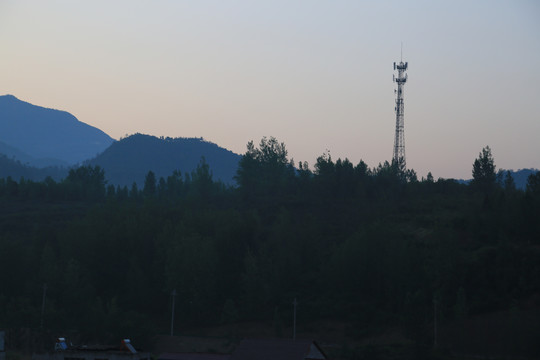 山中信号塔