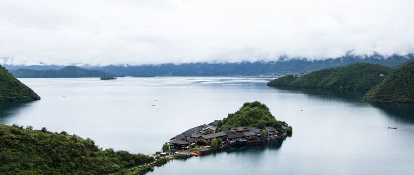 泸沽湖