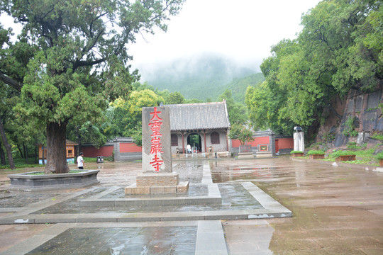 山东济南大灵岩寺