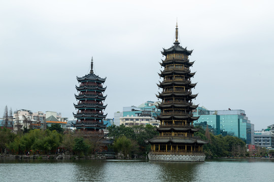 桂林日月塔