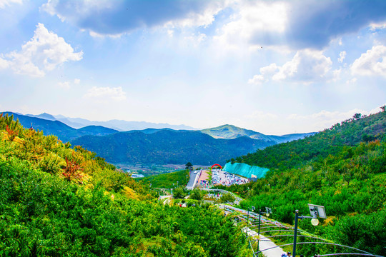 辽阳通明山俯视群山峰山谷山路