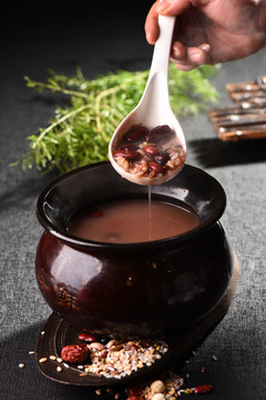 瓦罐紅棗八寶粥