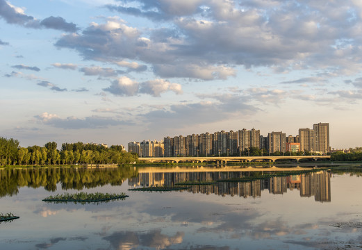 滨水城市风光