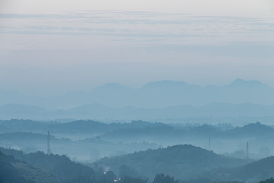 意境水墨山水图