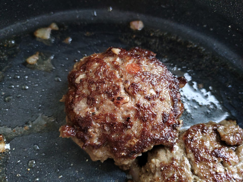 煎牛肉饼