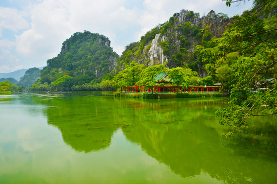 湖光山色