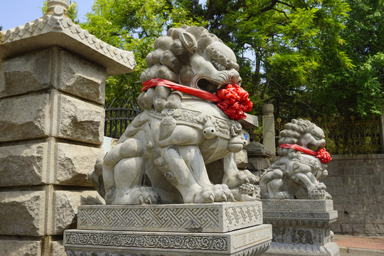 青岛湛山寺石狮