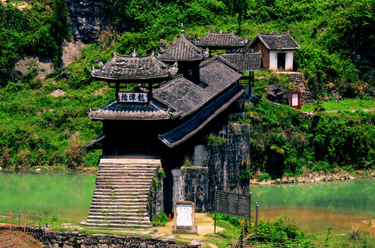 龙潭风雨桥