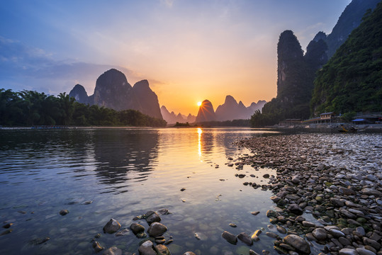 阳朔兴坪山水风光