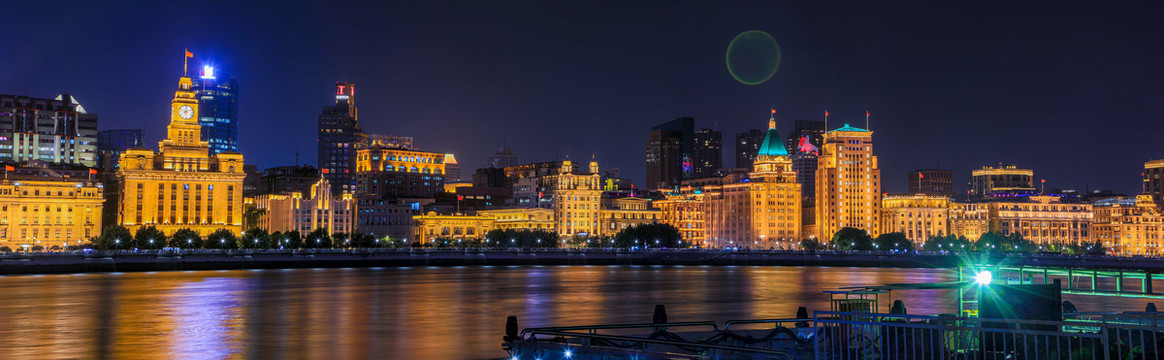 上海外滩夜景全景