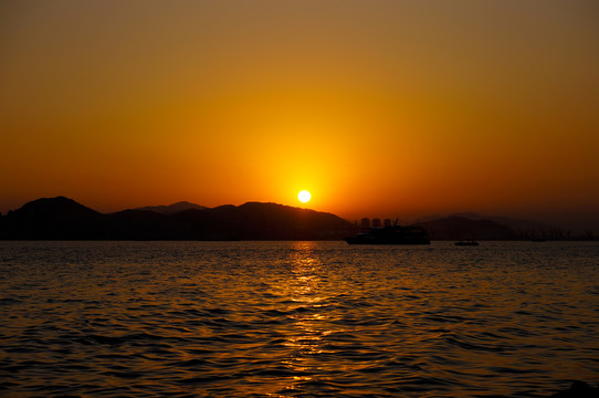 海上落日