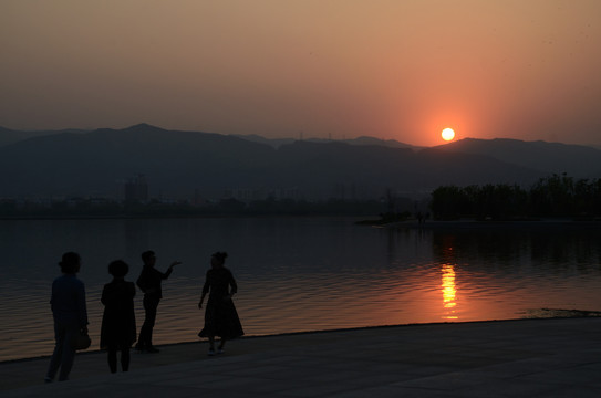 夕阳晚照