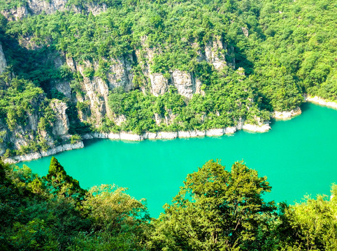 云台山峰林峡翡翠湖