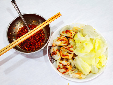 红油水饺配菜