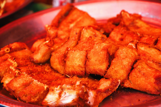 新疆特色美食油炸鱼块