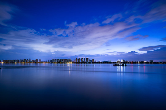 下沙江景