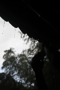 雨天屋檐