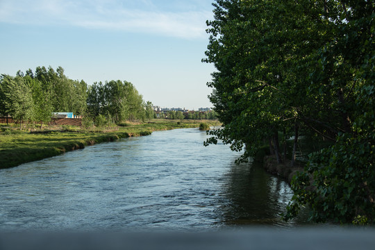 西华县城镇的小河流