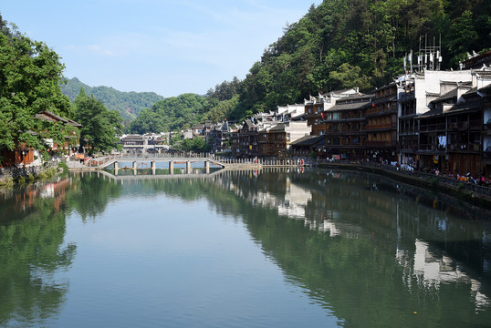 凤凰古城中心风景