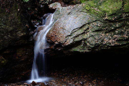 山泉水