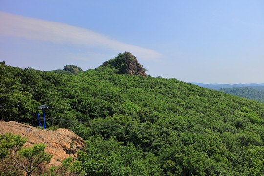 远山森林蓝天