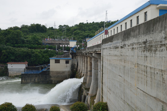 宜都香客岩水库泄洪