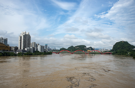 涨洪水