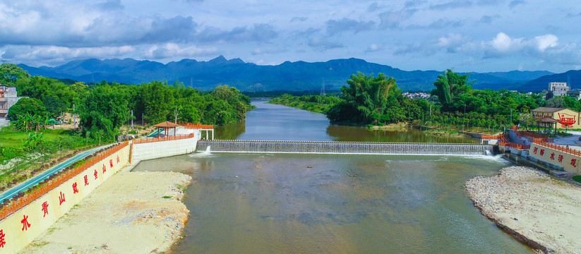 水坝