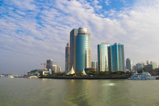 海边高楼大厦