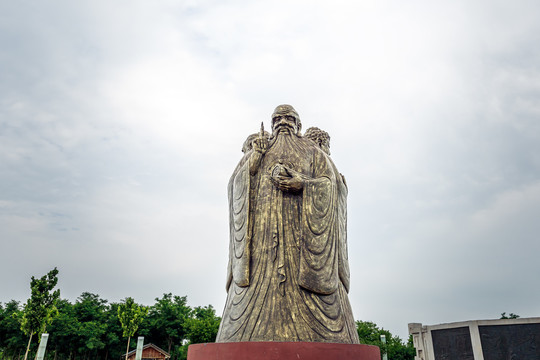 青州古城东夷文化标志园三圣像