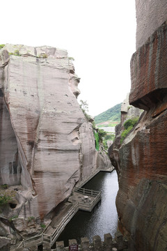 舟山岱山雙合石壁