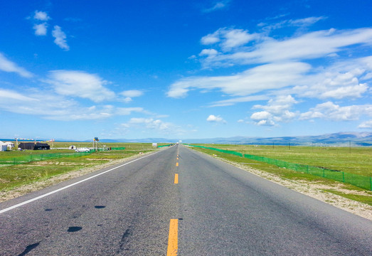 青海草原公路