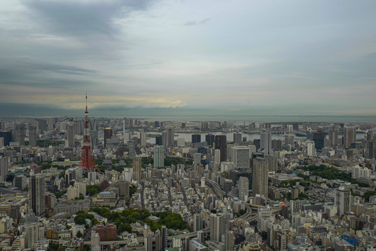六本木新城展望台看东京铁塔