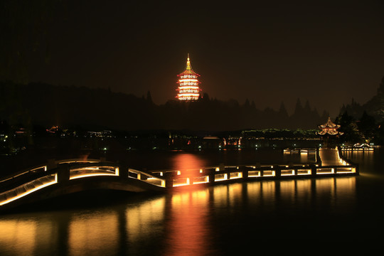 雷峰塔长桥多重曝光