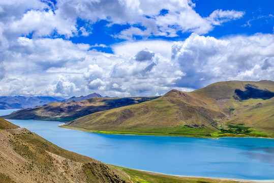 羊湖美景