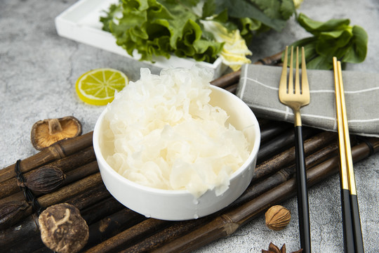 自选小火锅麻辣烫菜品银耳