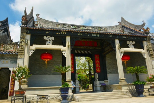 潜居邬公祠