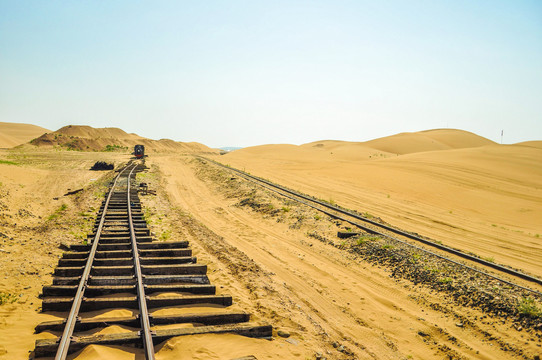 响沙湾沙漠铁路