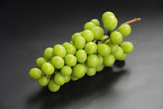 绿葡萄一串图